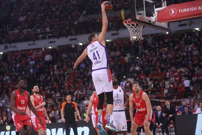 Anadolu Efes, Olimpiakos'a yenildi