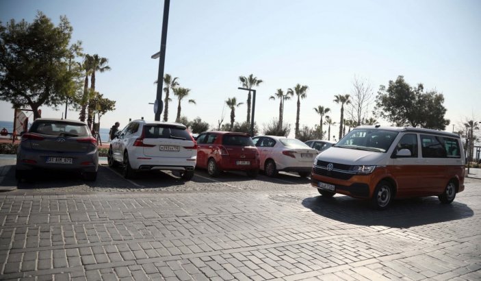 Antalya'da savaş ve deprem sonrası ev fiyatları artarken trafikte yabancı plakalar kaydedildi