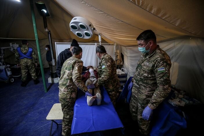 Asrın felaketi için yurt dışından arama-kurtarma ekipleri seferber oldu