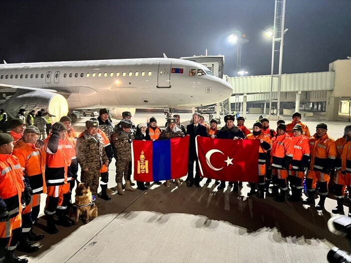 Asrın felaketi için yurt dışından arama-kurtarma ekipleri seferber oldu