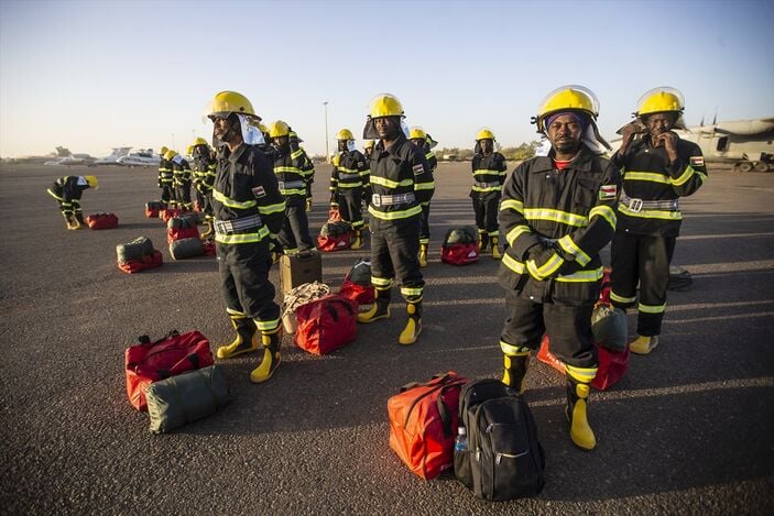 Asrın felaketi için yurt dışından arama-kurtarma ekipleri seferber oldu