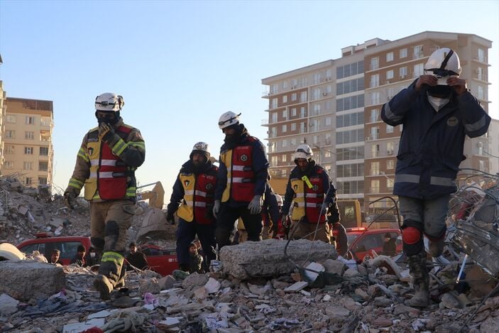 Asrın felaketi için yurt dışından arama-kurtarma ekipleri seferber oldu