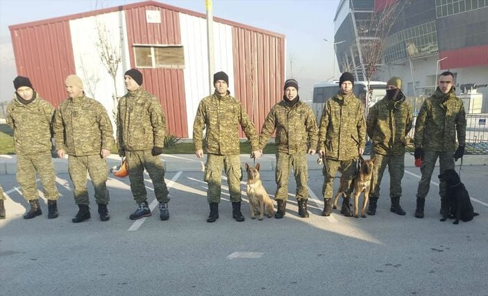Asrın felaketi için yurt dışından arama-kurtarma ekipleri seferber oldu