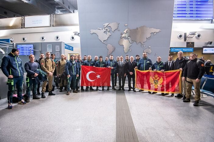 Asrın felaketi için yurt dışından arama-kurtarma ekipleri seferber oldu