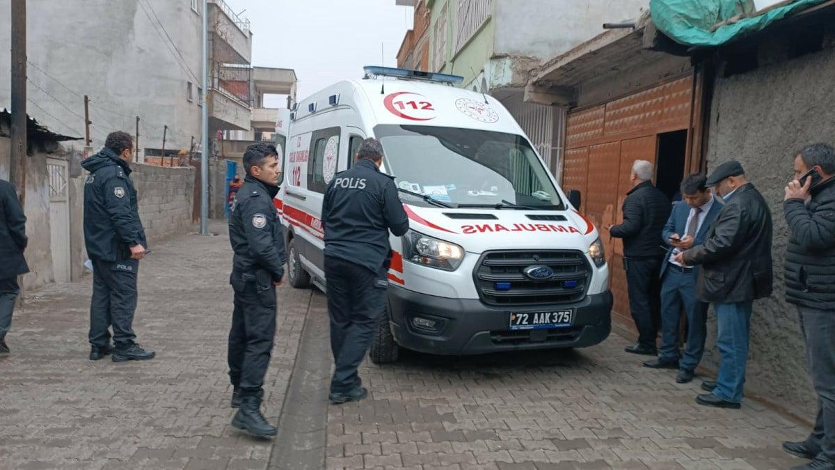 Batman'da babası tarafından boğulan küçük Adara defnedildi