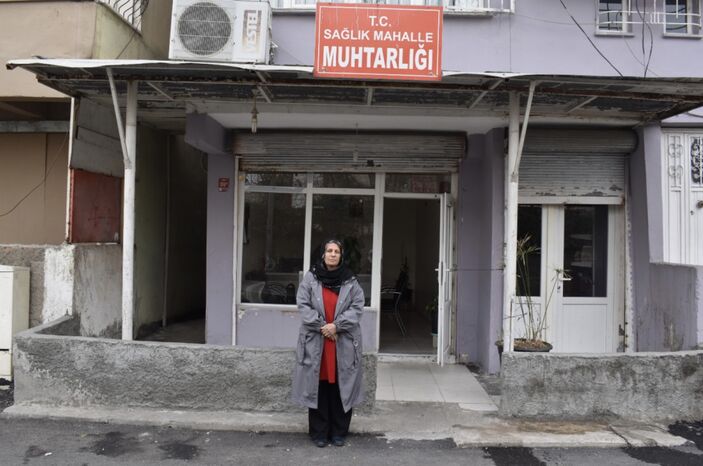 Batman'da muhtar Fatma takdir topladı: 16 depremzede aileyi mahalledeki evlere yerleştirdi