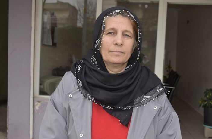 Batman'da muhtar Fatma takdir topladı: 16 depremzede aileyi mahalledeki evlere yerleştirdi