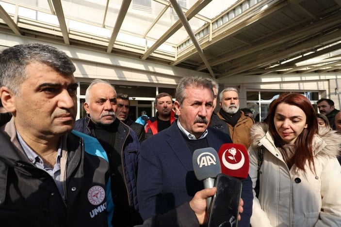 BBP Lideri Mustafa Destici TBMM'de gözyaşlarını tutamadığı Nilsu'yu ziyaret etti