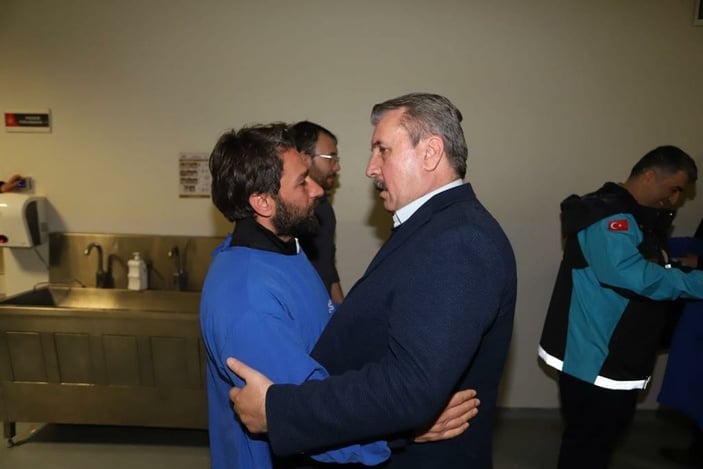 BBP Lideri Mustafa Destici TBMM'de gözyaşlarını tutamadığı Nilsu'yu ziyaret etti