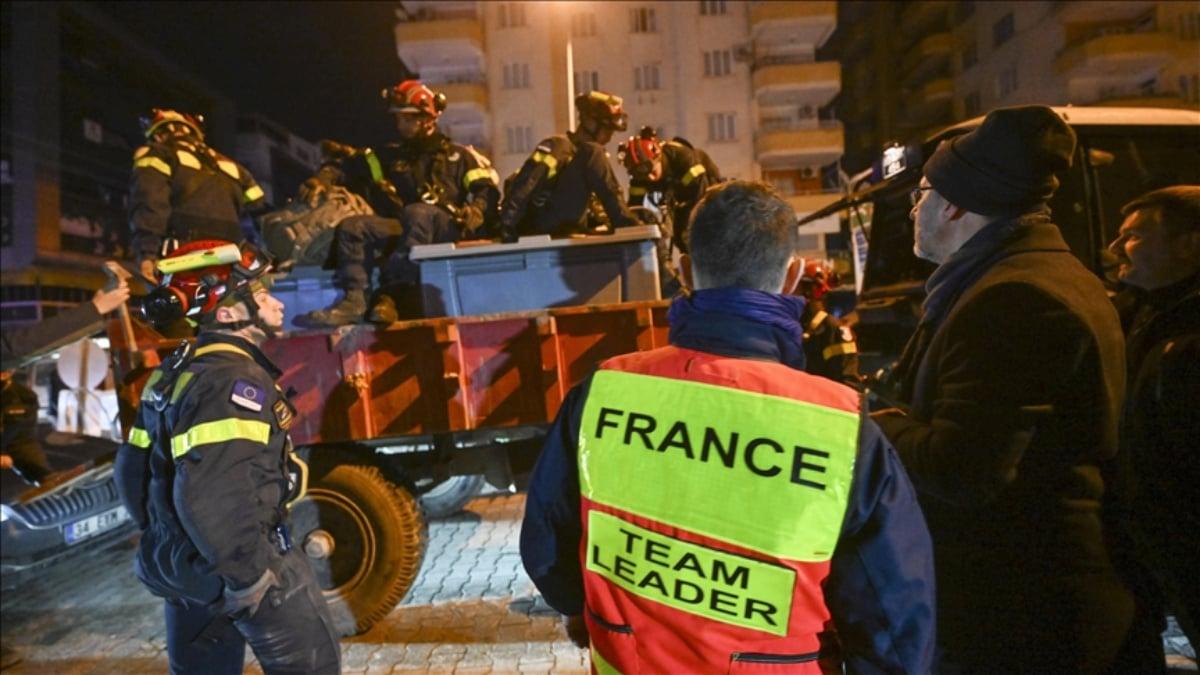 Birçok ülke arama kurtarma ekiplerini Türkiye'ye gönderdi