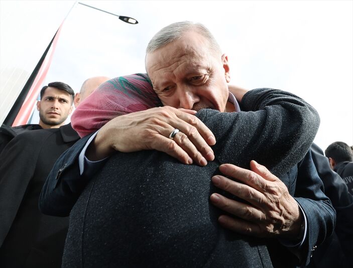 Cumhurbaşkanı Erdoğan: Deprem bölgesini inşa etmek bize nasip olacak