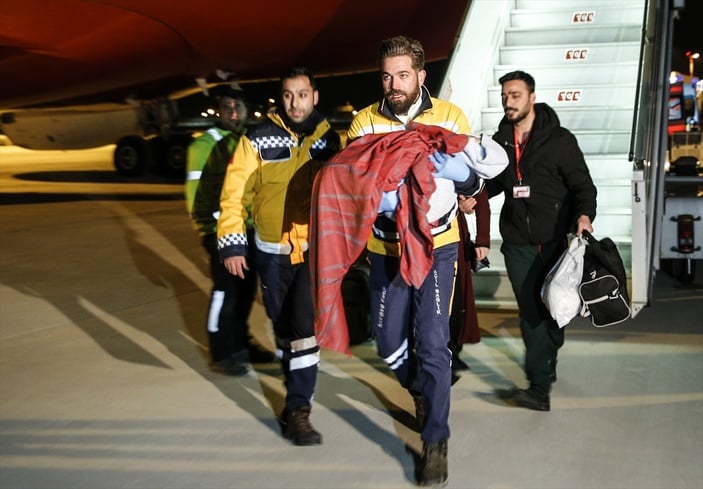 Cumhurbaşkanlığı uçakları, depremzedeler için seferber oldu