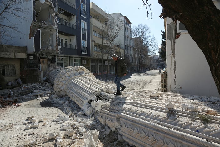 Deprem bölgesinde hasar tespiti yapılıyor