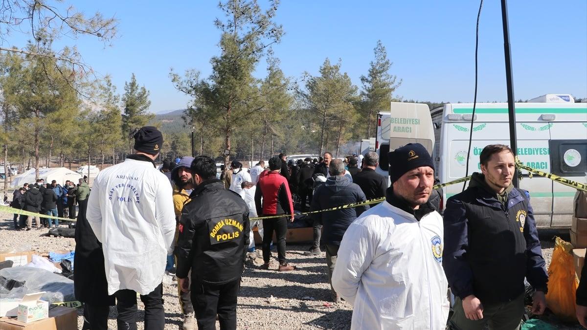 Deprem sonucu yaşamını yitirenlerin kimlikleri kriminal tekniklerle belirleniyor