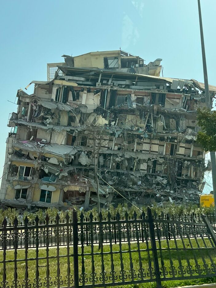 DSÖ Direktörü Ghebreyesus deprem bölgesinde: Yıkımlar yürek parçalayıcı