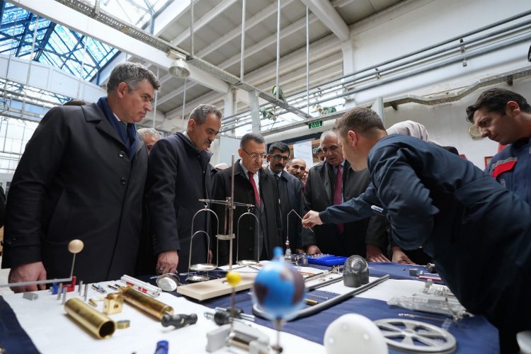 Eğitim materyalleri KKTC'ye uğurlandı