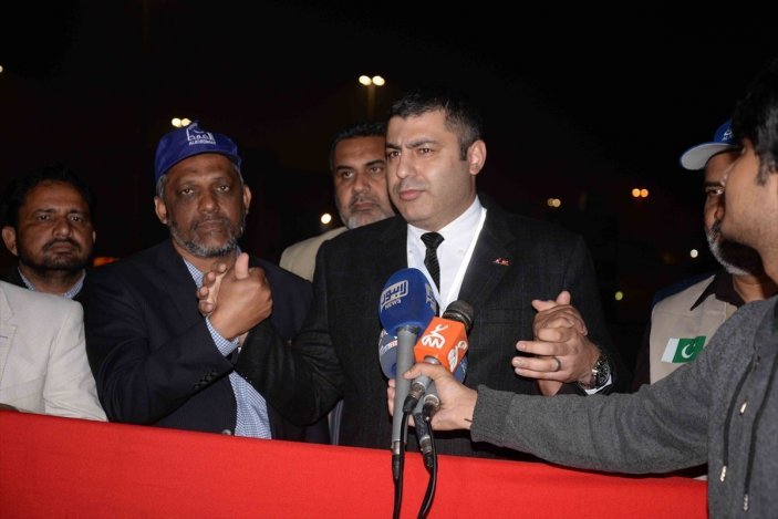 Enkaz altında kurtarma çalışmalarına katılan Pakistanlı ekipler geri döndü