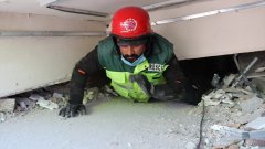 Enkaz altında kurtarma çalışmalarına katılan Pakistanlı ekipler geri döndü