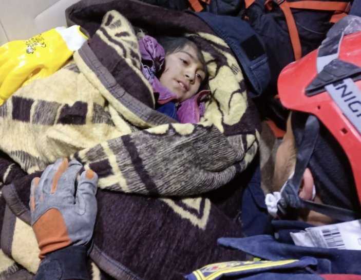 Enkazdan 10 kişiyi sağ çıkaran Ordulu itfaiye ekibi, memleketine döndü