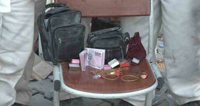 Enkazdan çıkarılan değerli eşyaların akıbeti