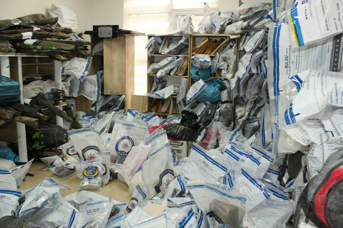 Enkazdan çıkarılan değerli eşyaların akıbeti