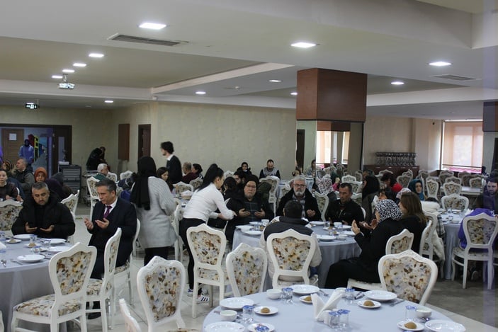 Eskişehir'de şehit annesi, oğlunun aylığıyla depremzedelere yemek hazırladı