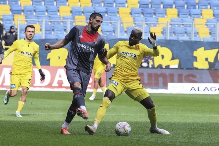 Fatih Karagümrük, Ankaragücü'nü 2 golle geçti
