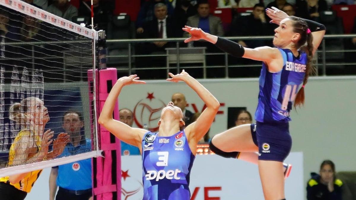 Fenerbahçe, VakıfBank&#039;ı set vermeden mağlup etti