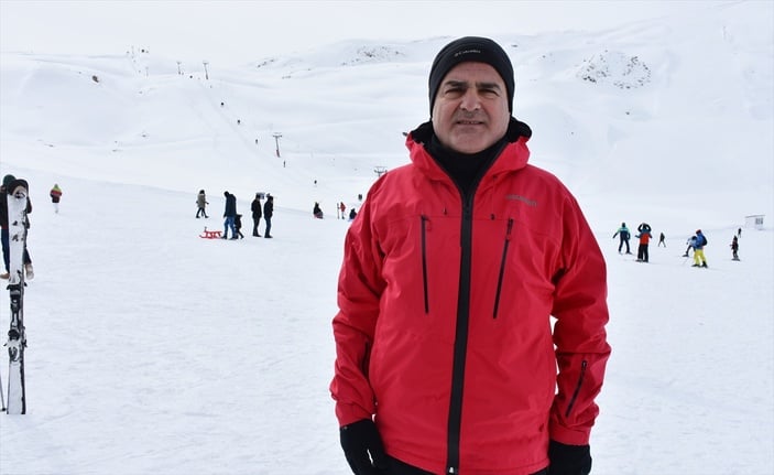 Hakkari'deki kayak merkezinde hafta sonu yoğunluğu yaşandı