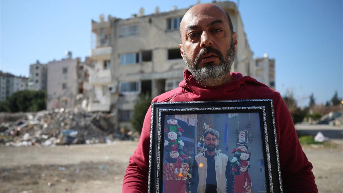 Hatay&#039;da evlat acısı yaşayan Özer Akkaya: Her gün mezarına gidiyorum