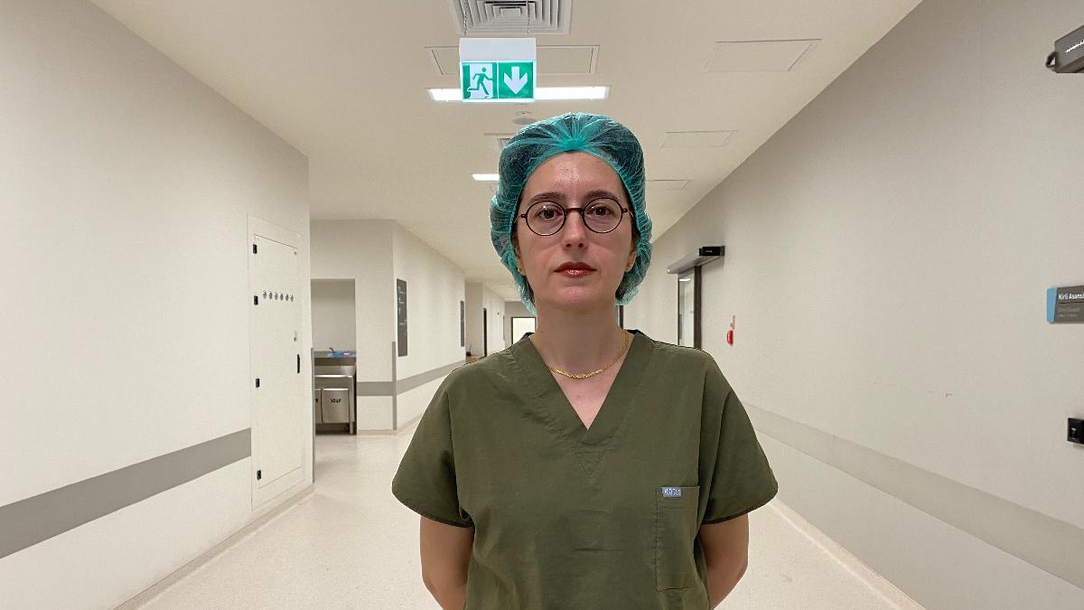 İstanbul&#039;da depremzedeleri tedavi eden doktor: Çocuklar benim çocuklarıma benziyor