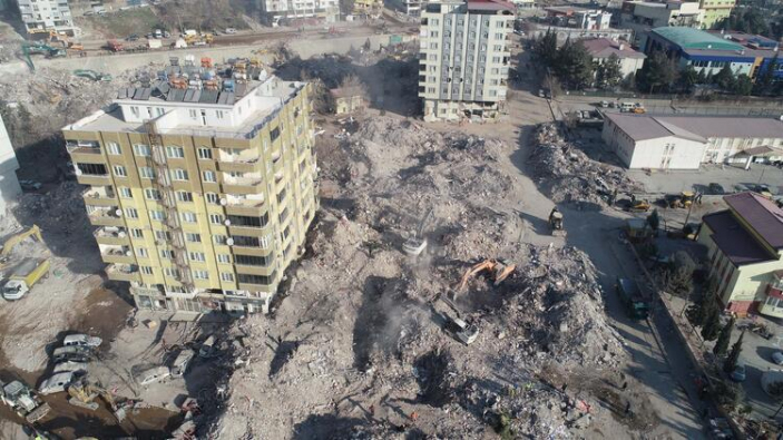 Kahramanmaraş'ta toplu mezara dönen Ebrar Sitesi müteahhiti aranıyor