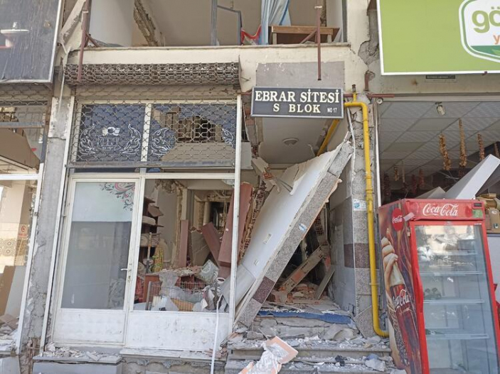 Kahramanmaraş'ta toplu mezara dönen Ebrar Sitesi müteahhiti aranıyor