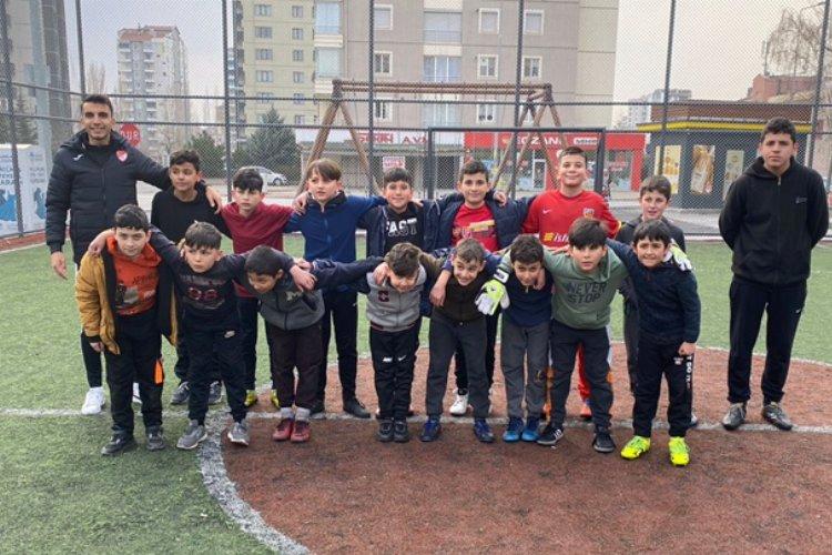 Kayseri Melikgazi&#039;de futbol kursuna büyük ilgi