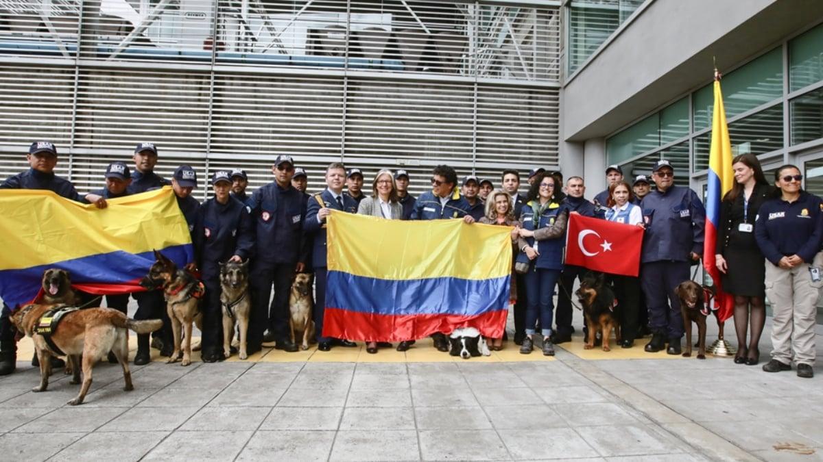 Kolombiya'dan Türkiye'ye 45 kişilik ekip desteği
