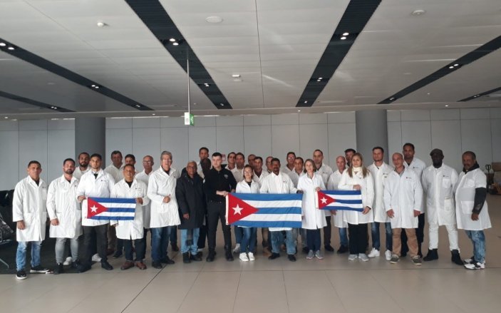 Kübalı doktorlar Elbistan köylerinde hastaları tedavi ediyor