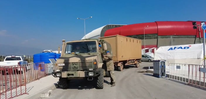 Mehmetçik deprem bölgesinde 235 seyyar banyo ve tuvalet kurulumu gerçekleştirdi