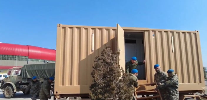 Mehmetçik deprem bölgesinde 235 seyyar banyo ve tuvalet kurulumu gerçekleştirdi