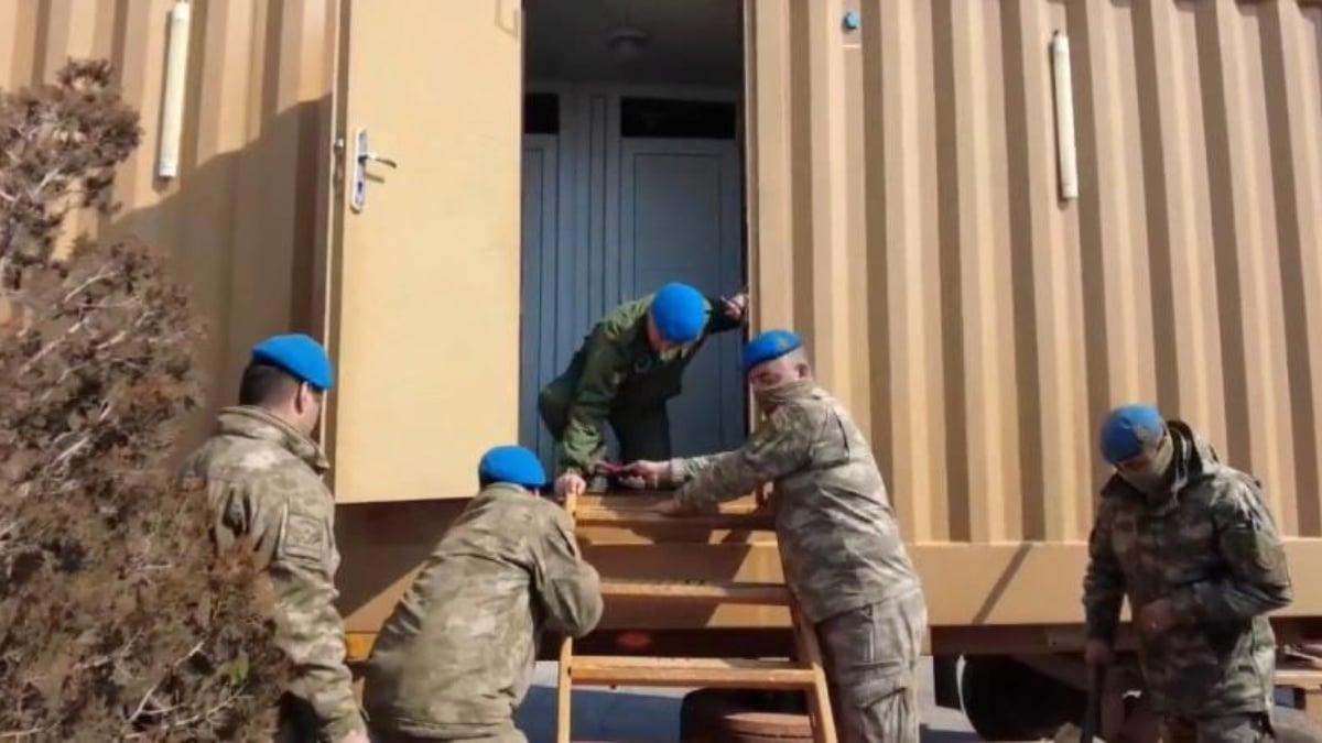 Mehmetçik deprem bölgesinde 235 seyyar banyo ve tuvalet kurulumu gerçekleştirdi