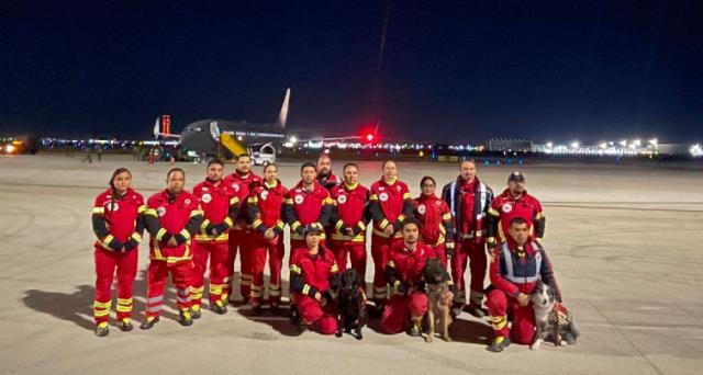 Meksika'dan 16 arama-kurtarma köpeği ile destek!