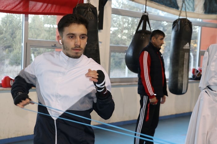 Milli boksör Samet, Avrupa'dan sonra dünya şampiyonluğunu hedefliyor