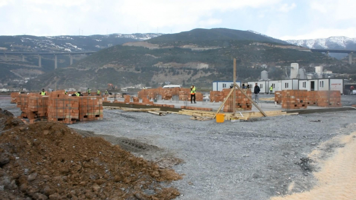 Nurdağı ve İslahiye ilçelerinde geçici barınma alanlarının çalışmalarına başlandı