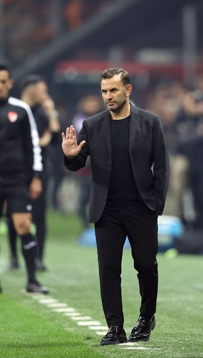 Okan Buruk'tan tarihi başarı