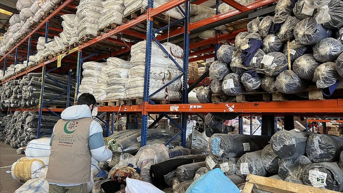 Pakistan, depremzedeler için yardım gemisini yola çıkardı