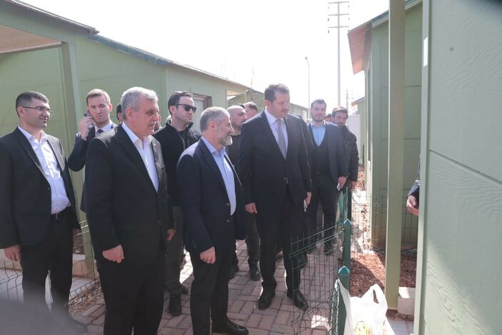 Şanlıurfa'da depremzedeler için konteyner kent kuruluyor