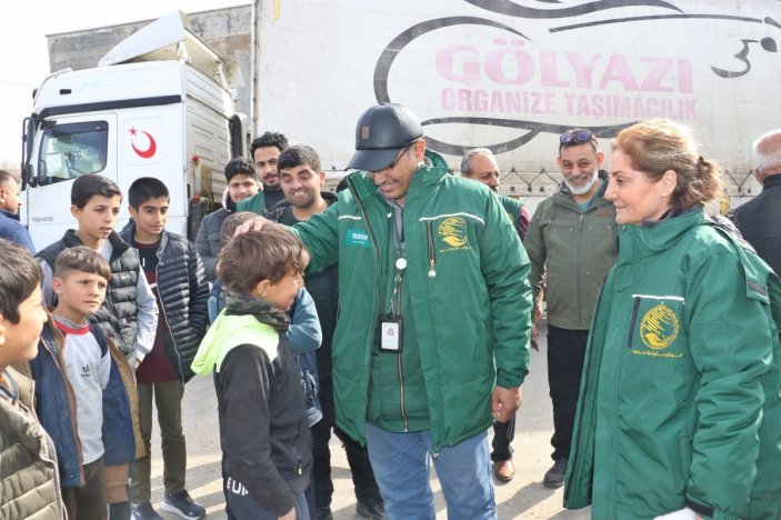 Suudi Arabistan'dan depremzedelere uydudan sağlık hizmeti