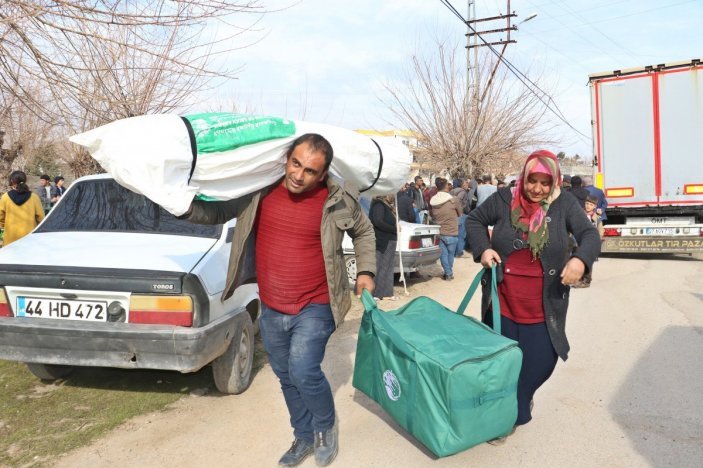 Suudi Arabistan'dan depremzedelere uydudan sağlık hizmeti