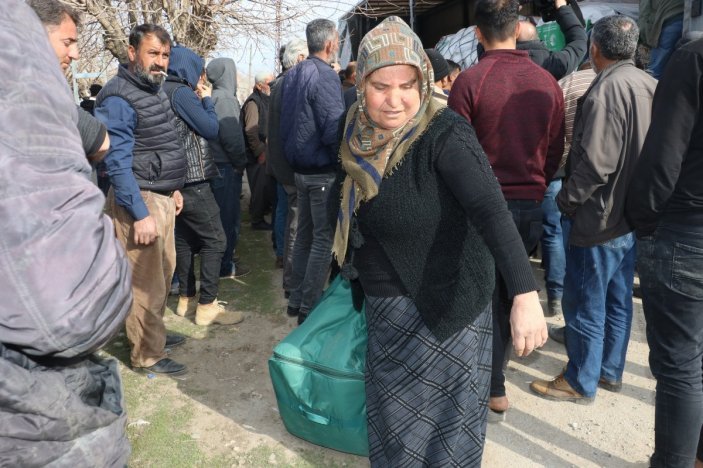 Suudi Arabistan'dan depremzedelere uydudan sağlık hizmeti