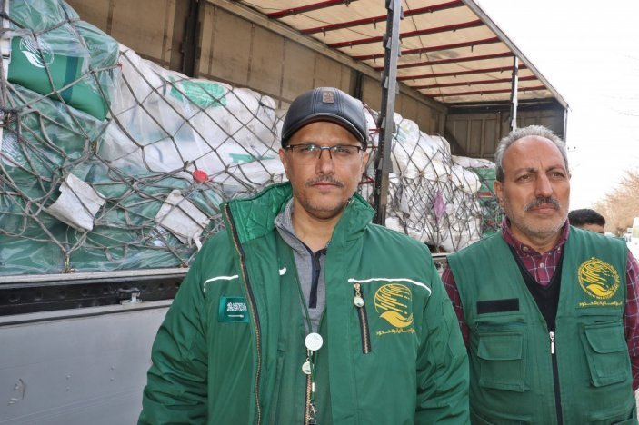 Suudi Arabistan'dan depremzedelere uydudan sağlık hizmeti