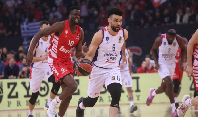 Anadolu Efes, Olimpiakos'a yenildi